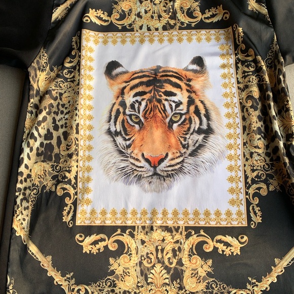 TIGER Satin Top - Picture 3 of 10
